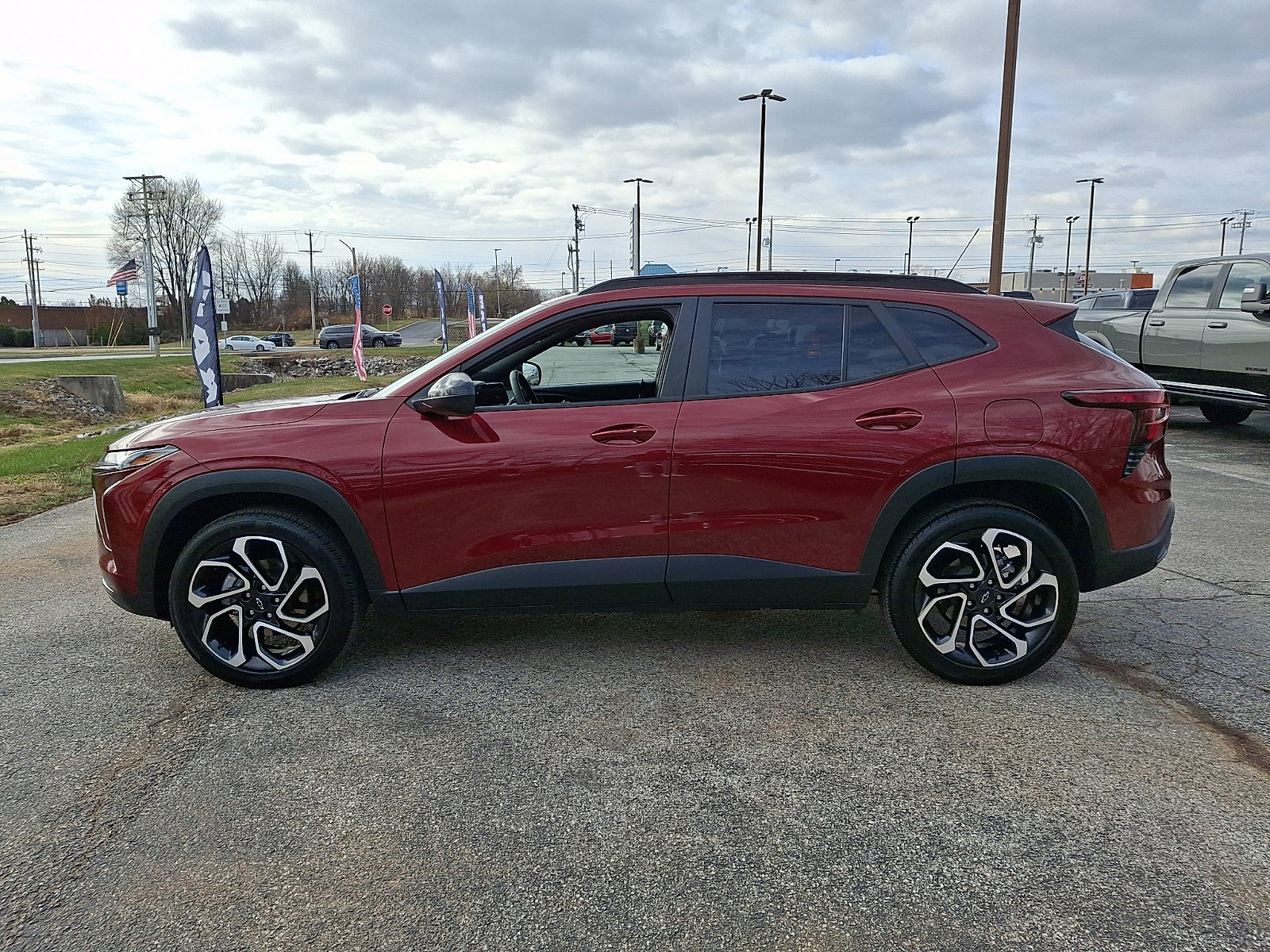 Used 2024 Chevrolet Trax RS w/ Sunroof Package image 5
