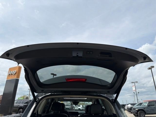 Used 2025 Kia Telluride S FWD image 33