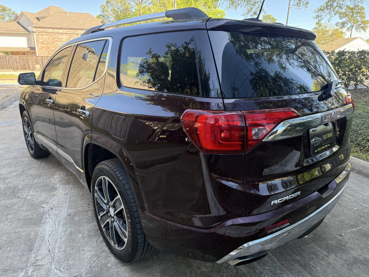 Used 2017 GMC Acadia Denali w/ Technology Package image 5