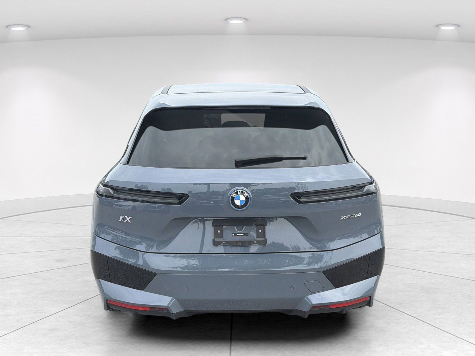 Certified 2024 BMW iX xDrive50 w/ Sport Package AWD/4WD image 5