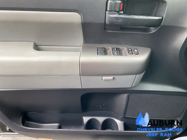 Used 2016 Toyota Sequoia SR5 image 38