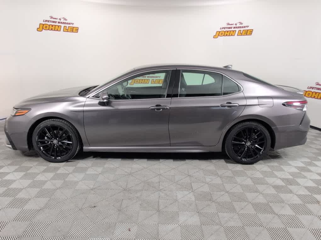 Used 2024 Toyota Camry XSE FWD image 2