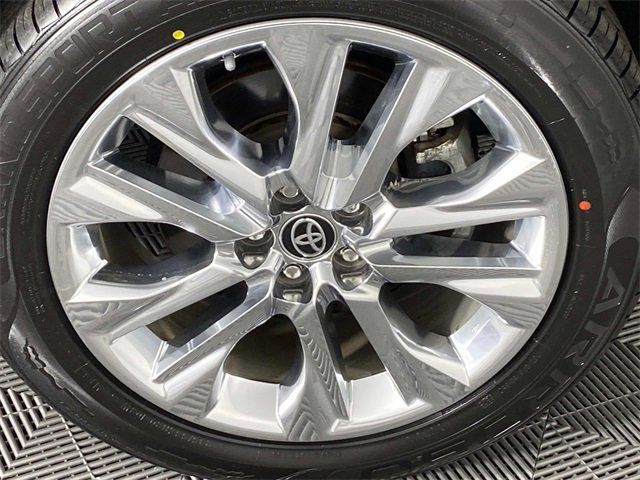 Used 2023 Toyota Highlander Limited image 34