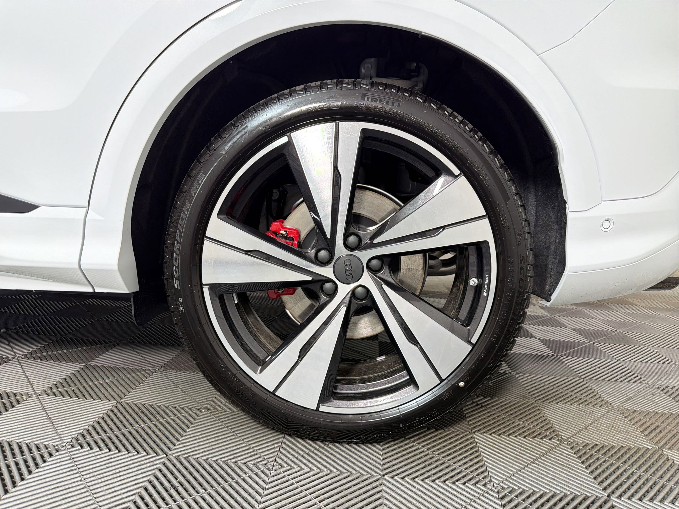 New 2026 Audi SQ5 Premium Plus image 10
