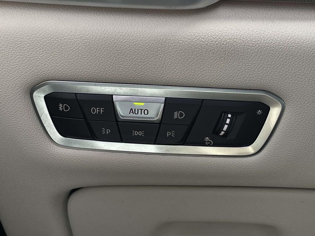 Used 2021 BMW X5 xDrive40i w/ Premium Package image 10