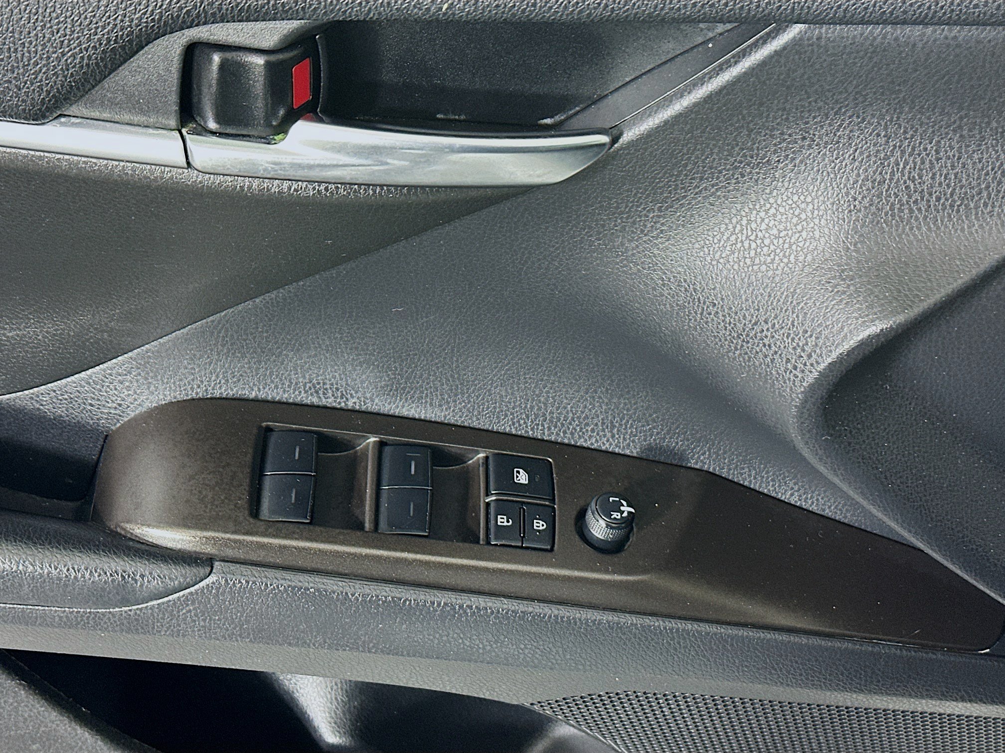Used 2022 Toyota Camry SE w/ Convenience Package FWD image 14
