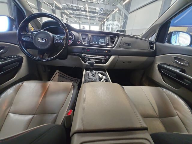 Used 2017 Kia Sedona LX w/ LX Essentials Premium Package FWD image 21
