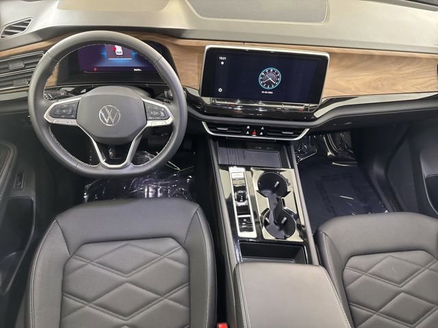 Used 2025 Volkswagen Atlas SE image 28