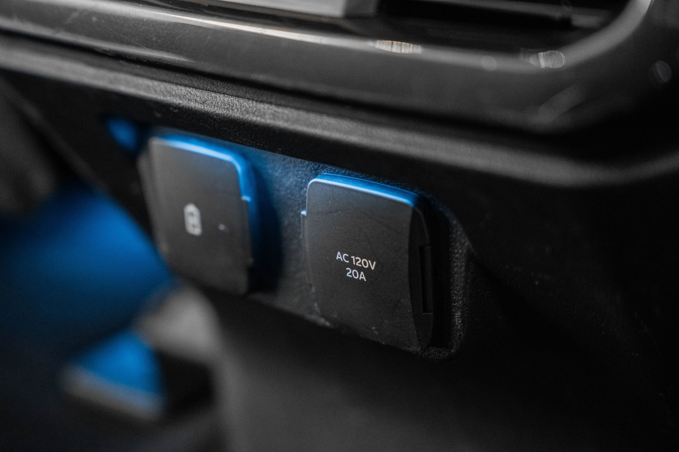 Certified 2023 Ford F150 Lariat w/ Equipment Group 502A High image 43