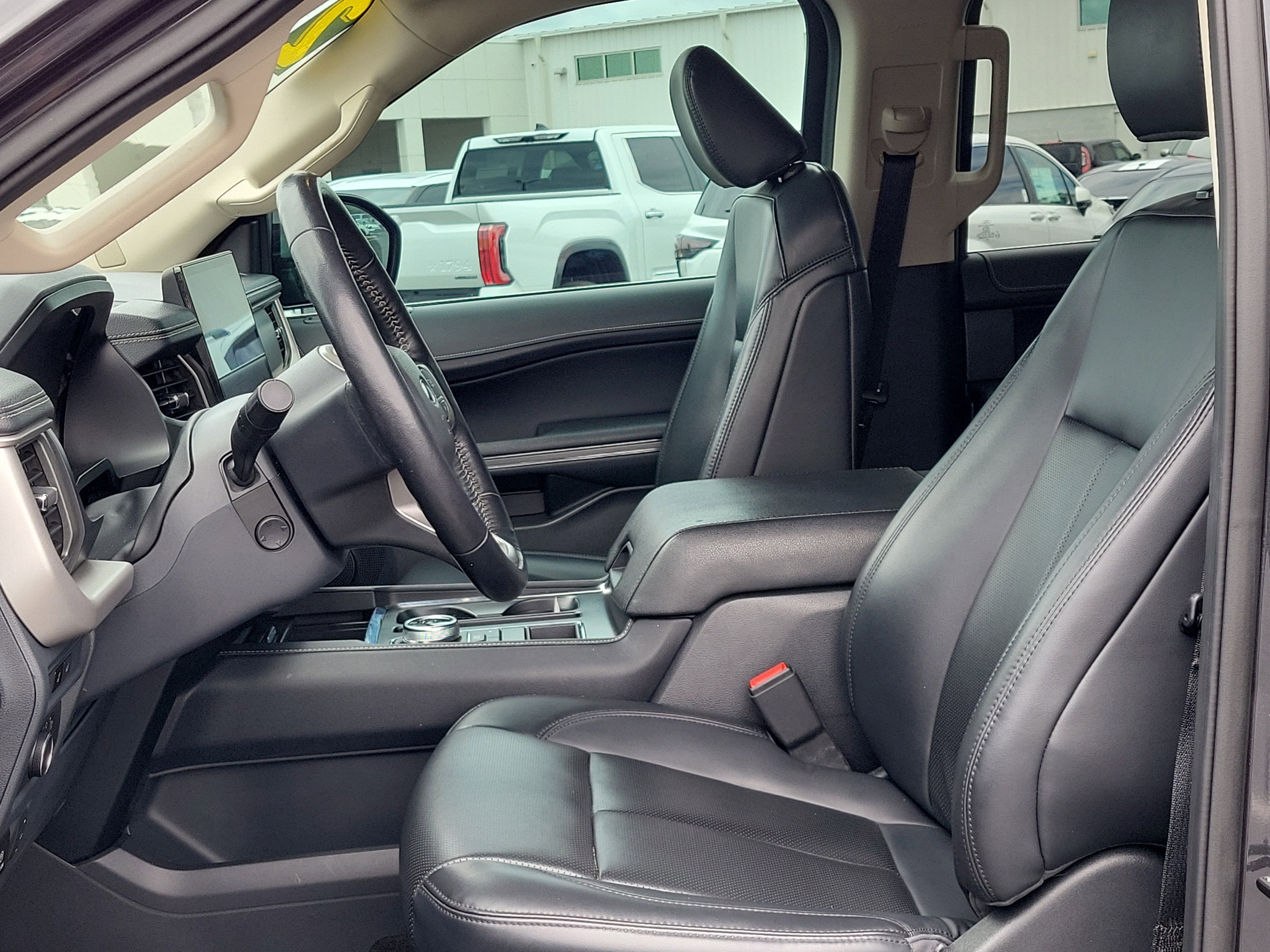 Used 2022 Ford Expedition XLT RWD image 22