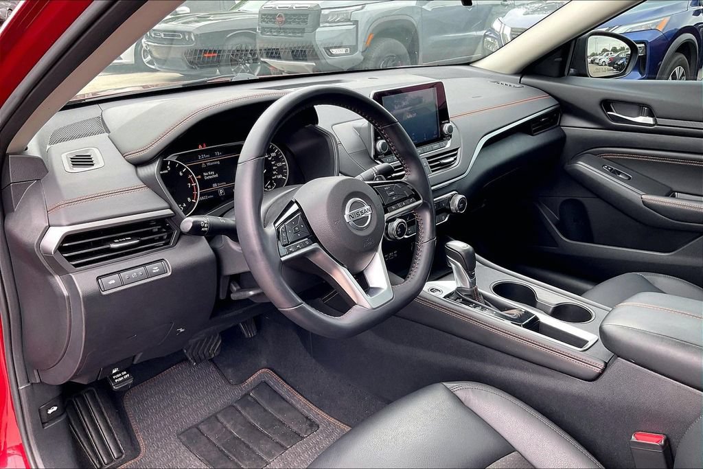 Used 2021 Nissan Altima 2.5 SR w/ SR Premium Package FWD image 17