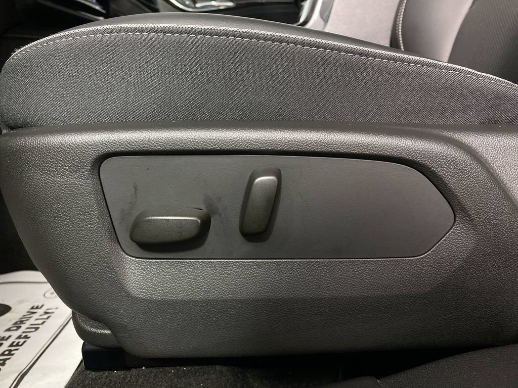 Certified 2023 Buick Envision Essence FWD image 12
