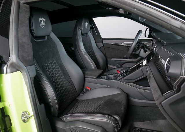 Used 2022 Lamborghini Urus image 3