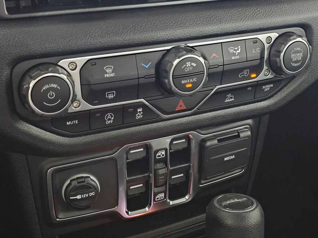 New 2025 Jeep Gladiator Sport image 22