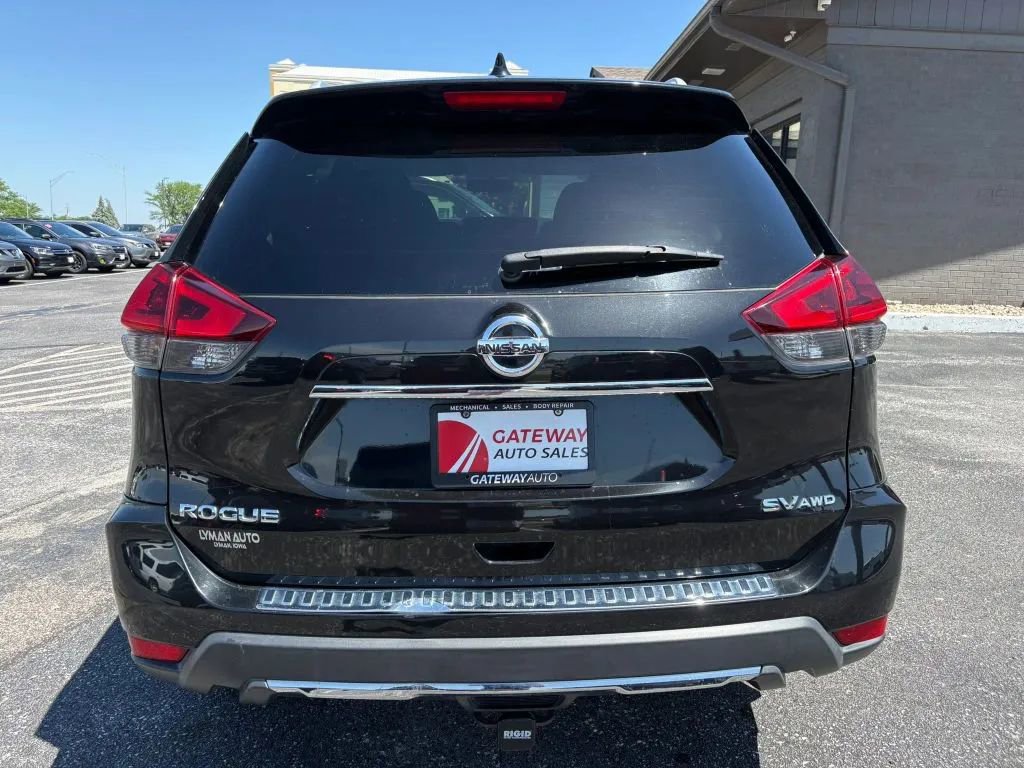 Used 2018 Nissan Rogue SV AWD/4WD image 4