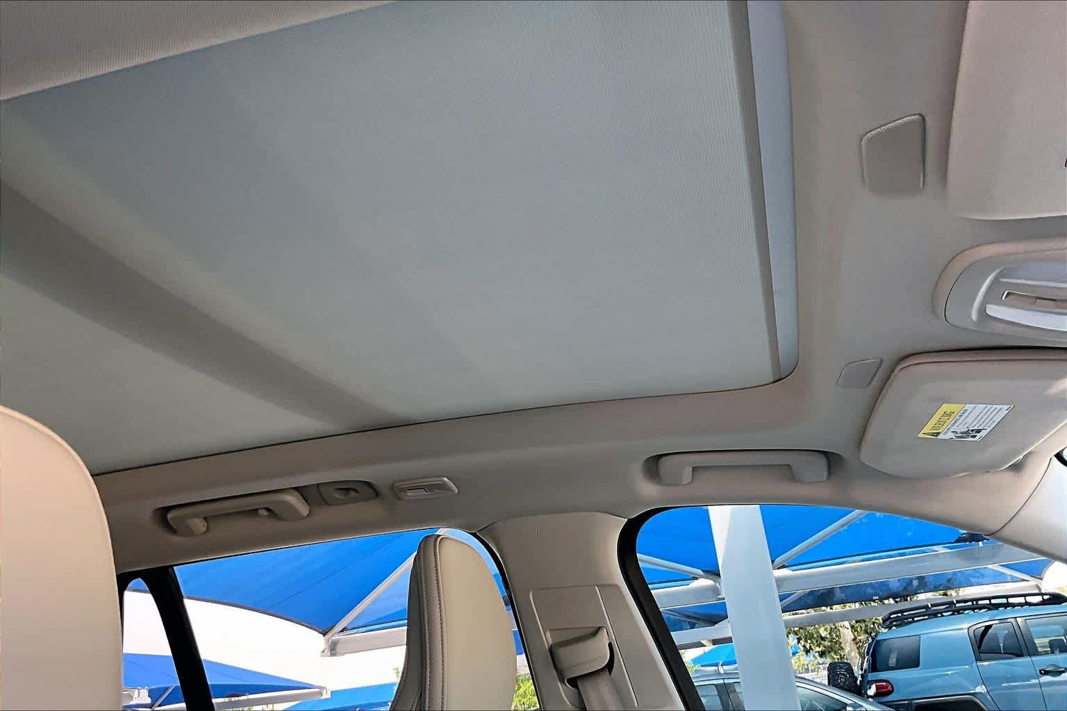 Used 2024 Volvo XC90 B5 Core AWD/4WD image 14