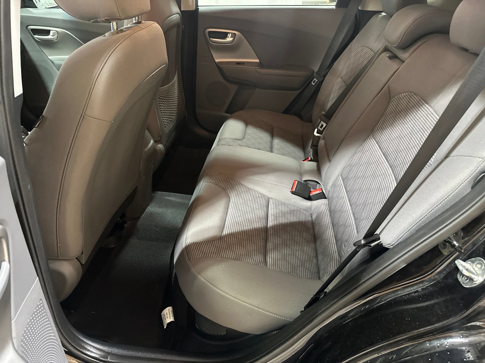 Used 2019 Kia Niro LX FWD image 14