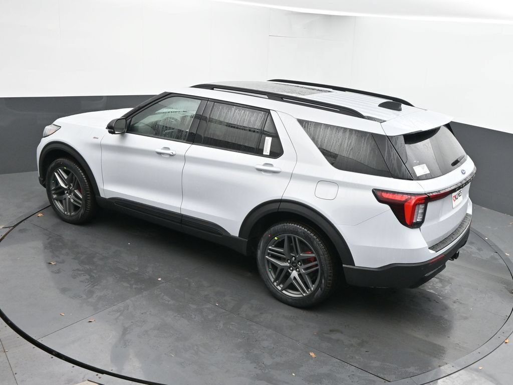 New 2026 Ford Explorer ST-Line w/ ST-Line Street Pack AWD/4WD image 40