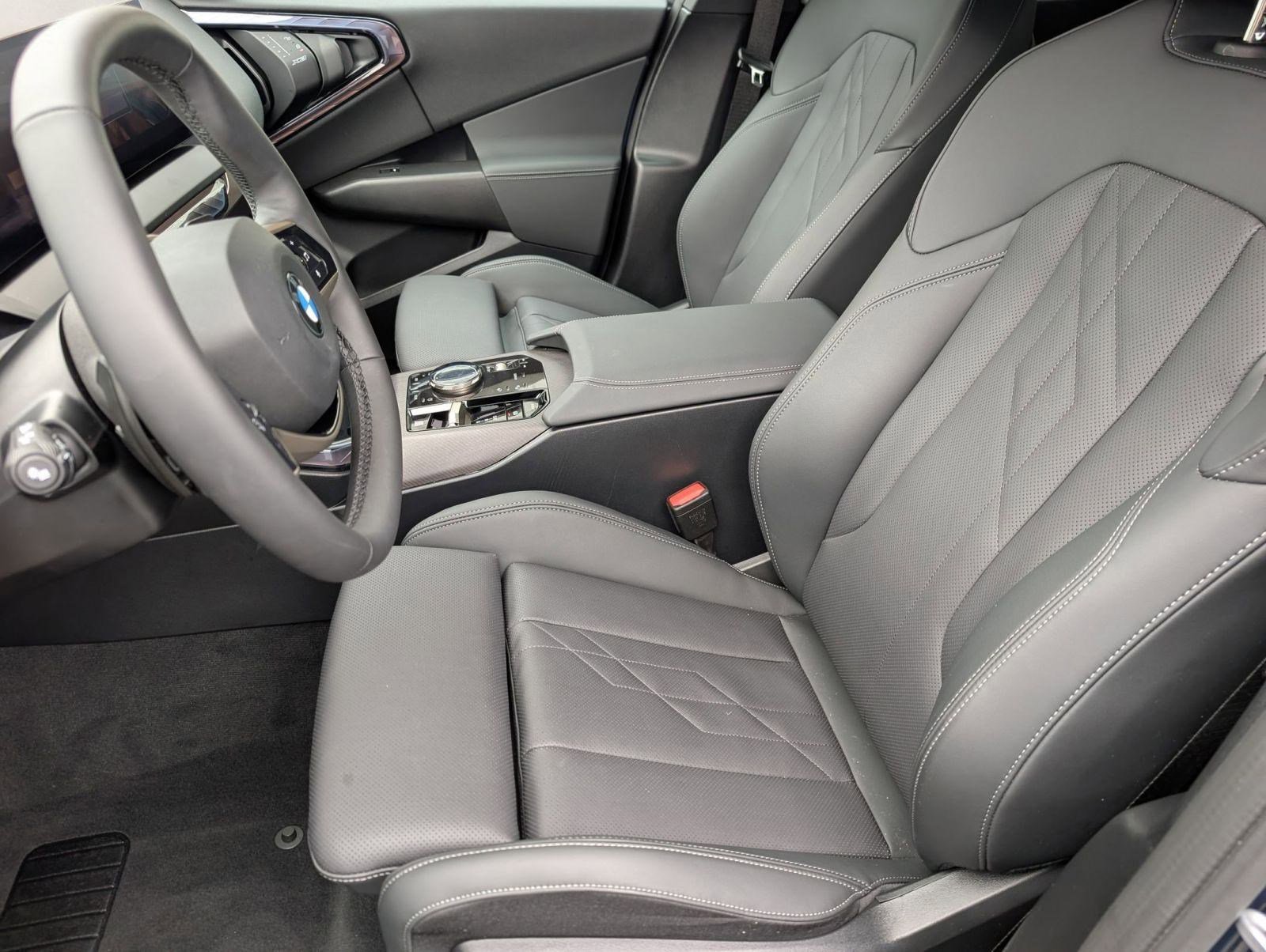 Certified 2025 BMW X3 xDrive30i w/ Premium Package image 5