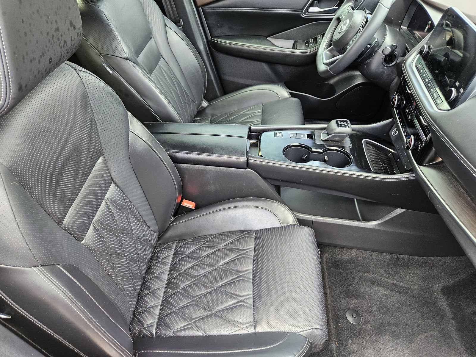 Used 2023 Nissan Rogue Platinum w/ Platinum Premium Package image 17
