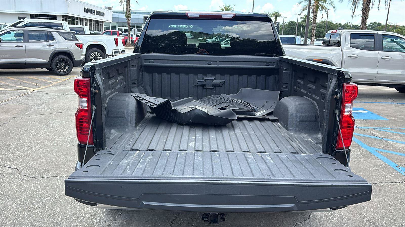 Certified 2023 Chevrolet Silverado 1500 LT w/ Protection Package AWD/4WD image 7