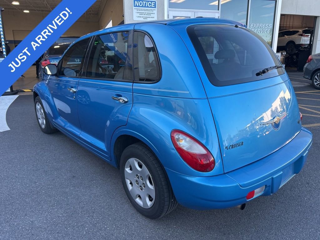 Used 2009 Chrysler PT Cruiser LX FWD image 4