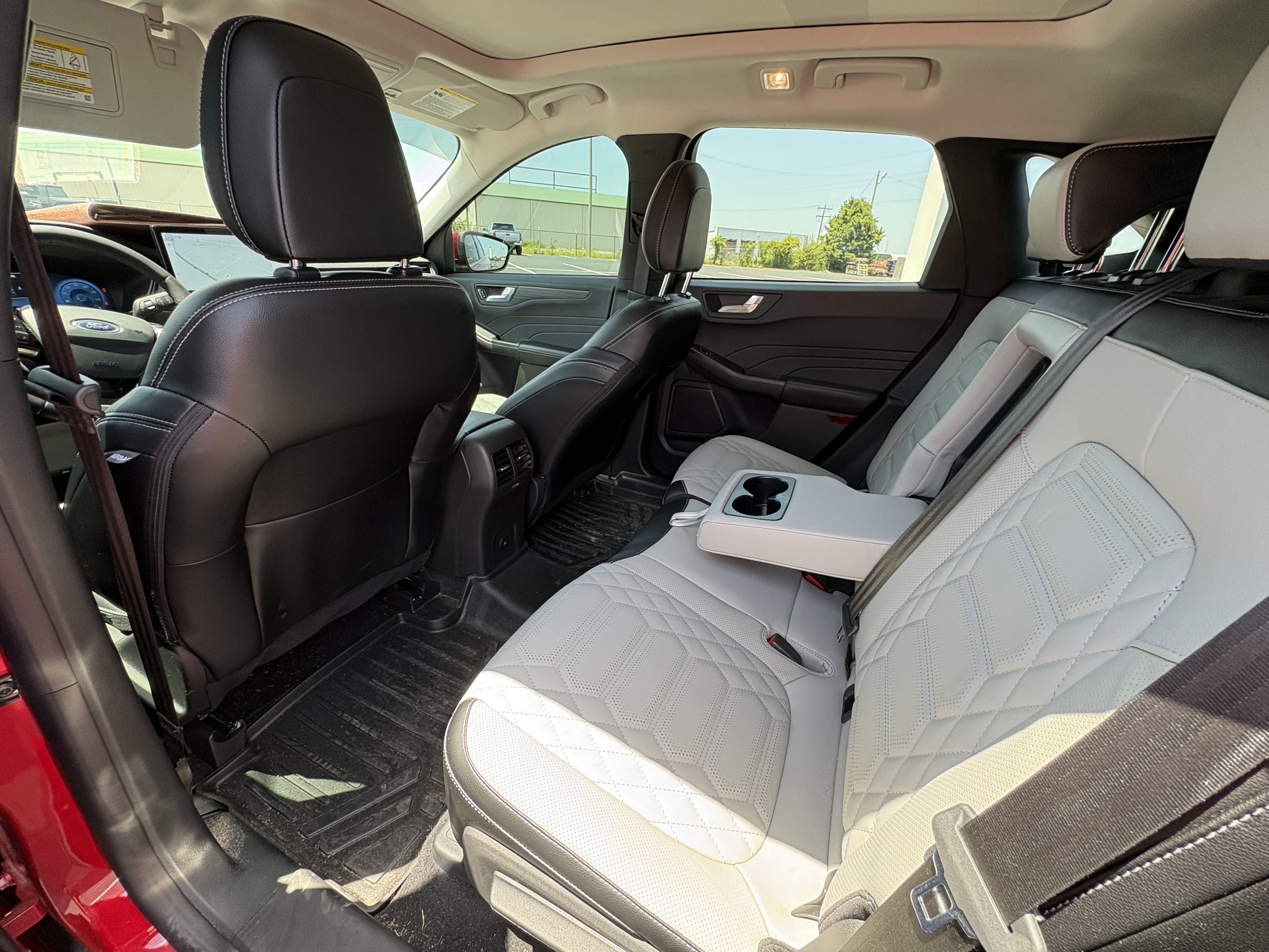 Used 2024 Ford Escape SE w/ PHEV Premium Package FWD image 9