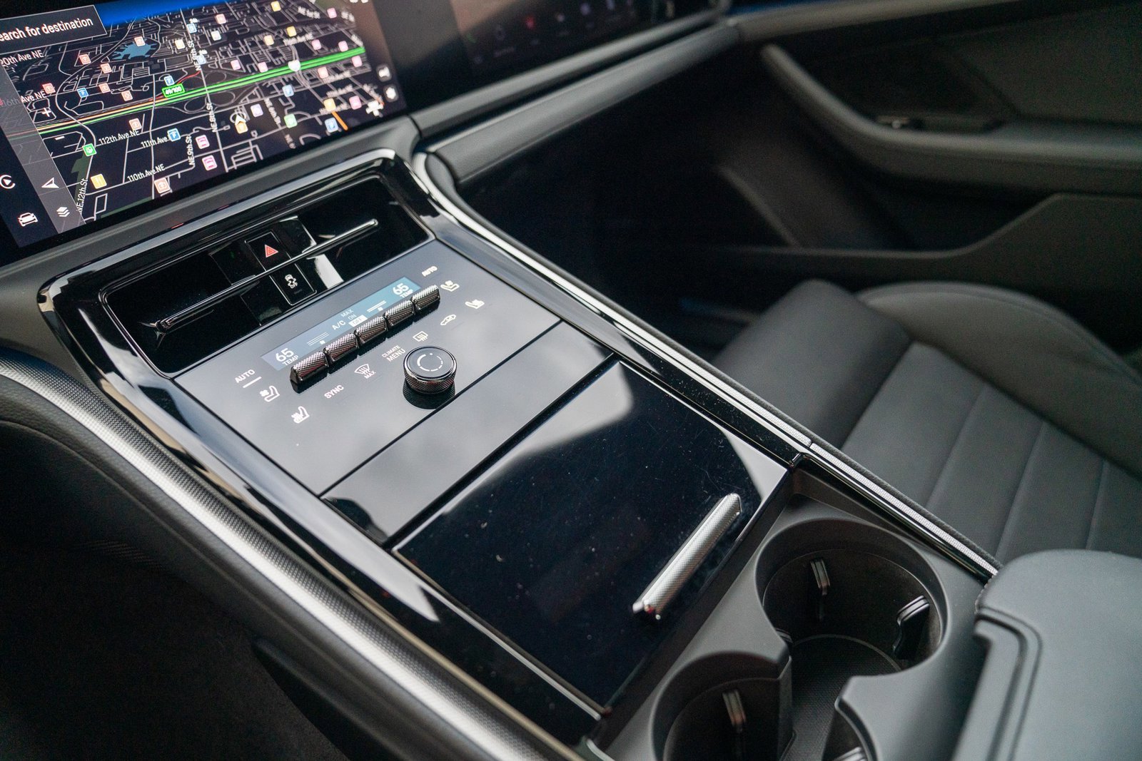 Used 2025 Porsche Panamera 4 image 20