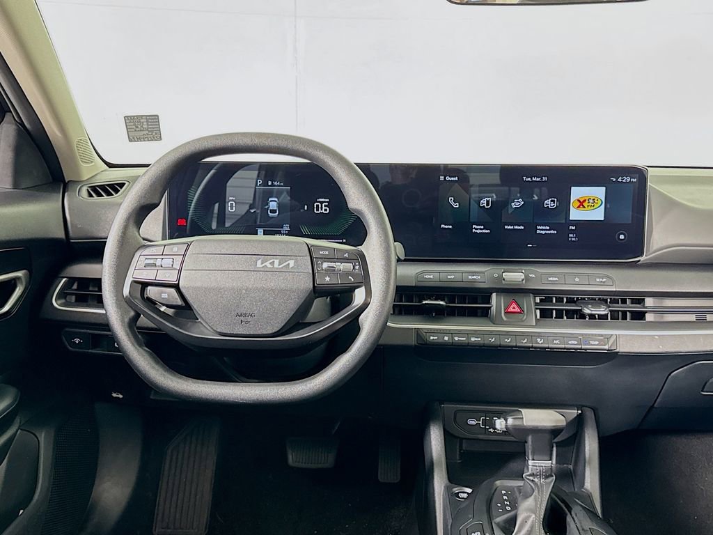 Used 2025 Kia K4 LXS image 13