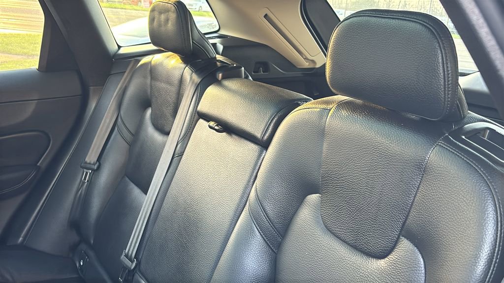 Certified 2023 Volvo XC60 B5 Plus w/ Climate Package image 25