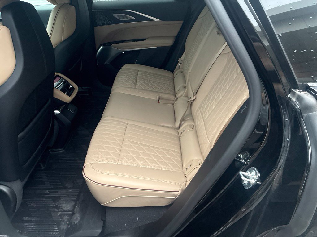Used 2026 Cadillac Lyriq Signature Luxury w/ Nappa Leather Package AWD/4WD image 10