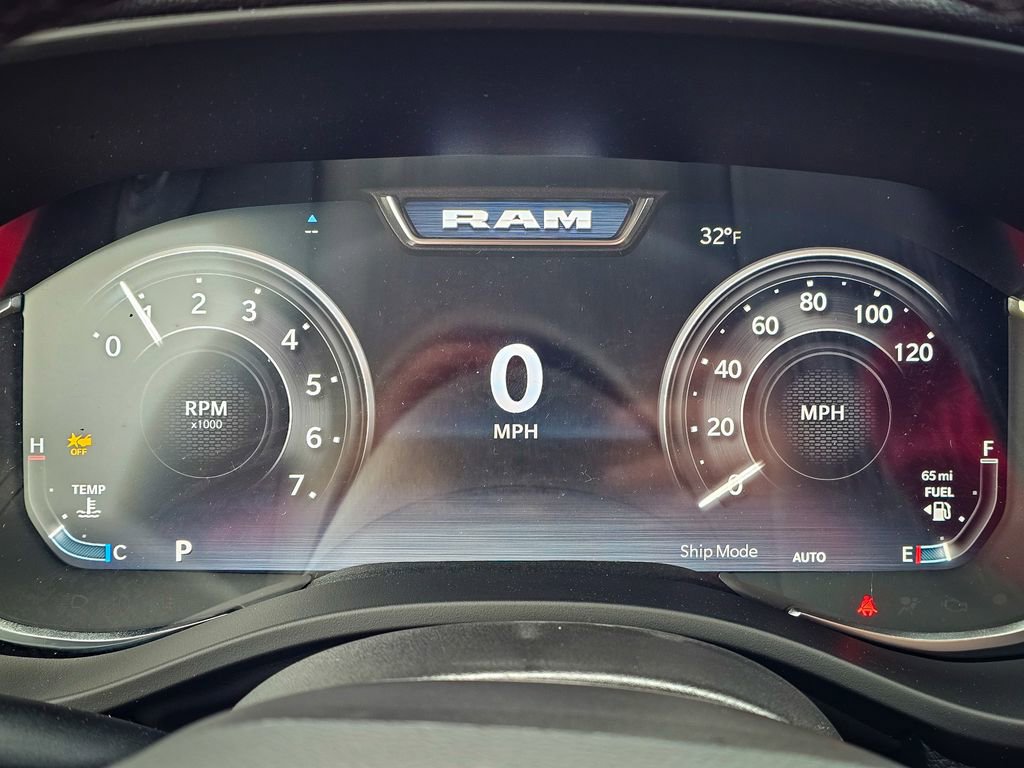 New 2026 RAM 1500 4x4 Crew Cab image 17