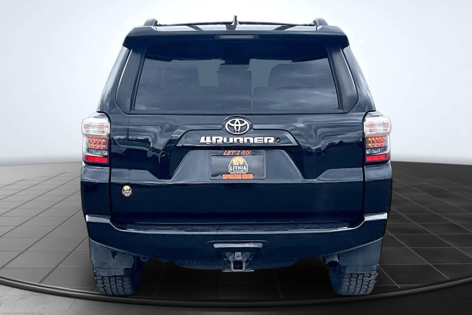 Used 2020 Toyota 4Runner SR5 image 5