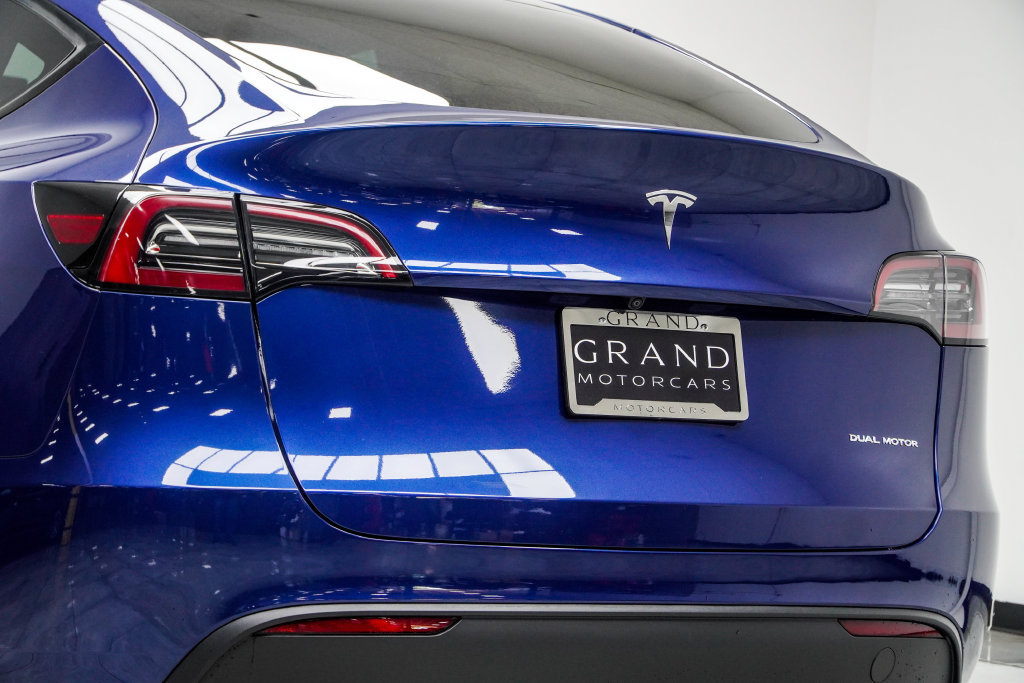 Used 2023 Tesla Model Y AWD image 16