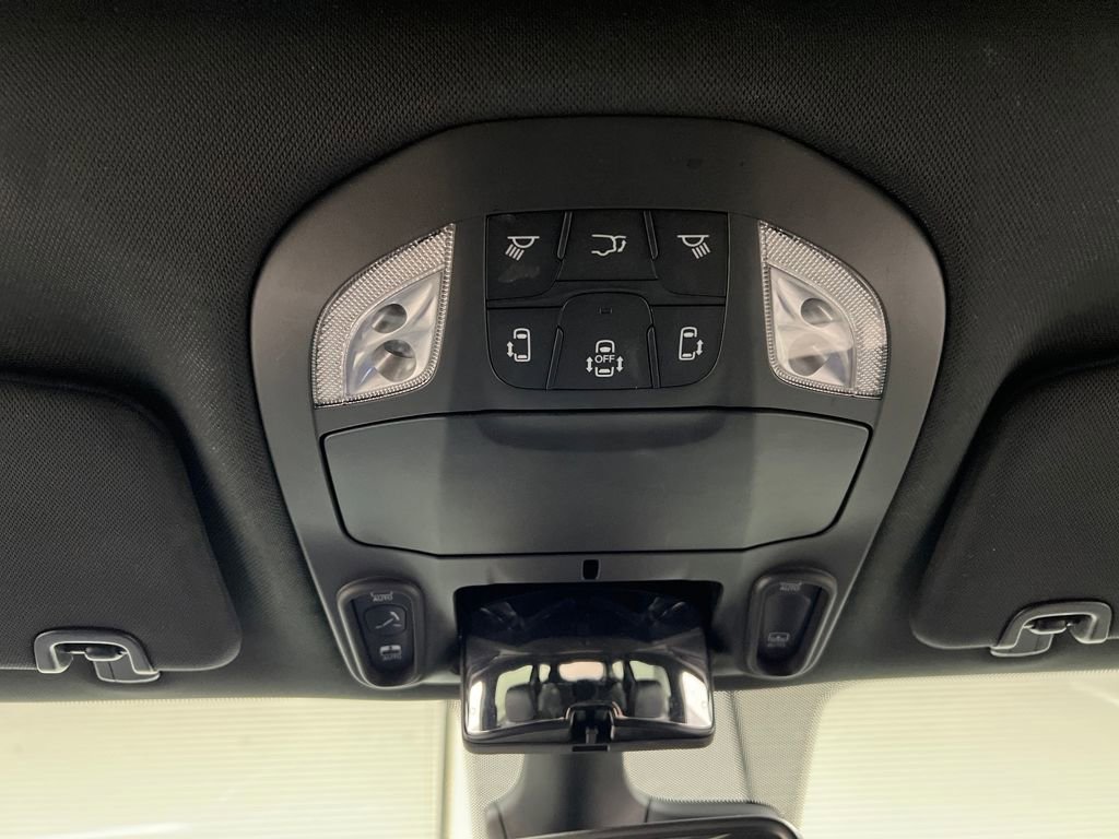 Used 2025 Chrysler Pacifica Limited image 72