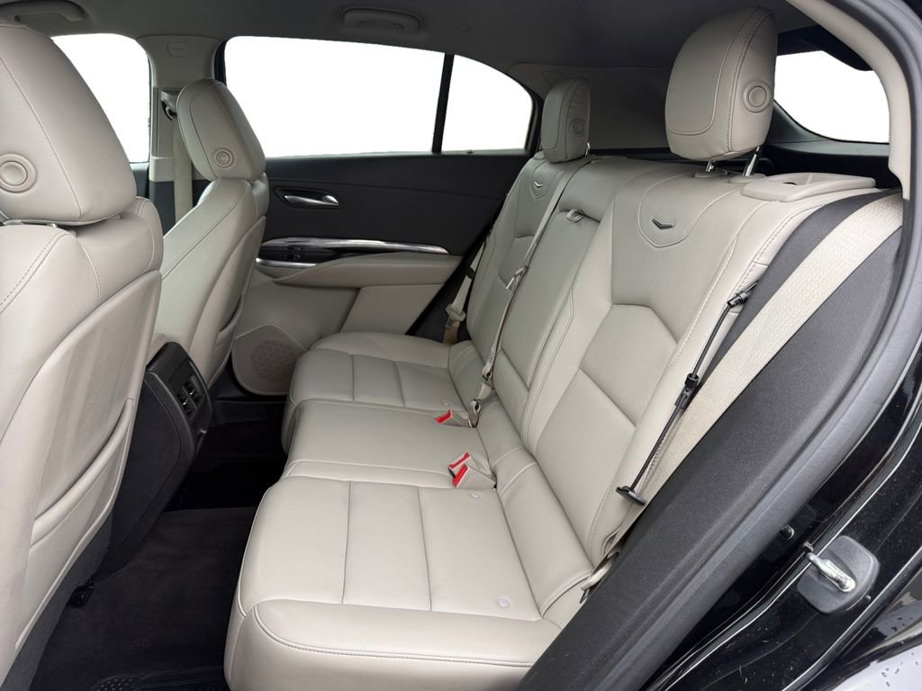 Used 2021 Cadillac XT4 Luxury image 16