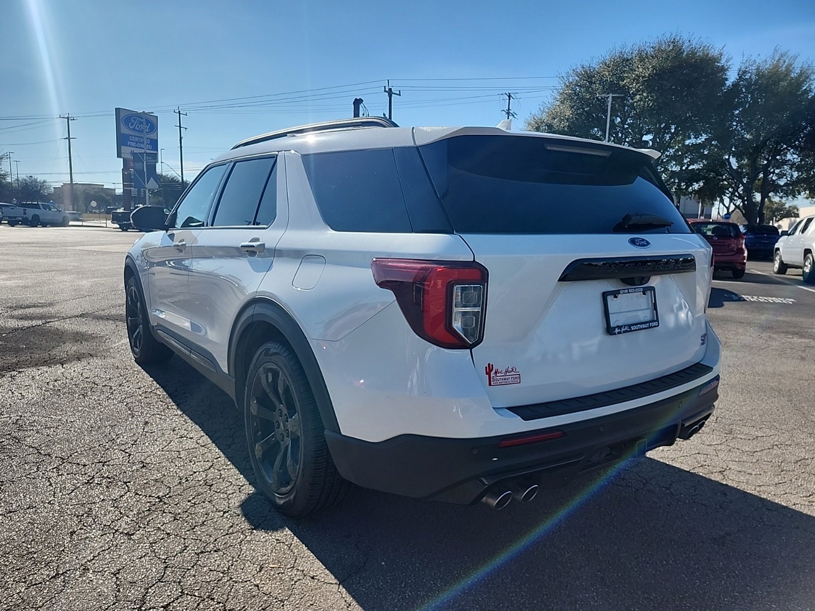 Used 2023 Ford Explorer ST w/ Equipment Group 401A image 5