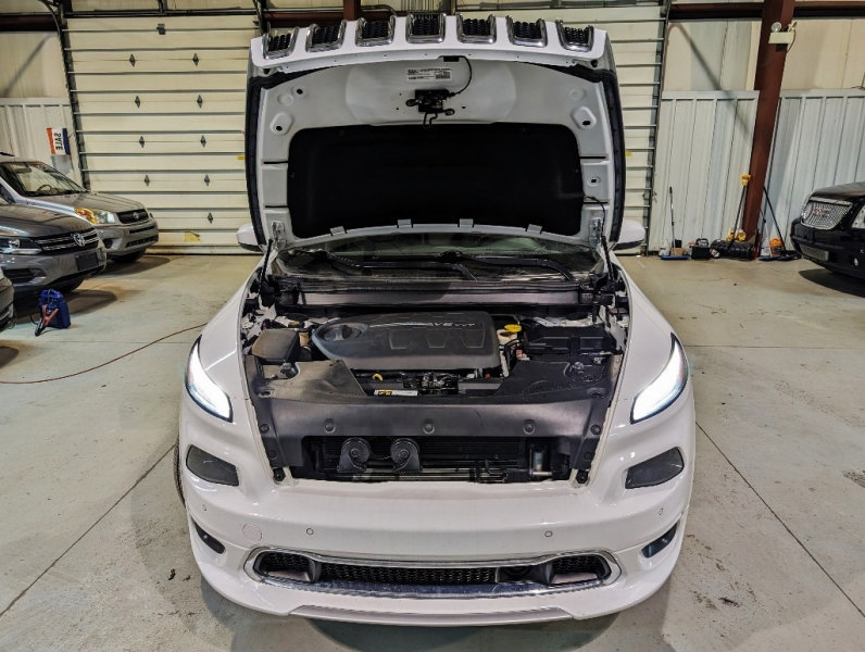 Used 2017 Jeep Cherokee Overland w/ Technology Group image 58