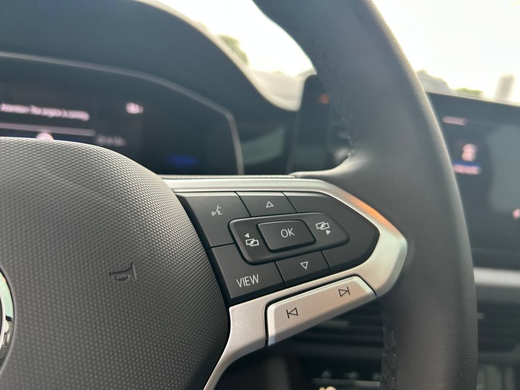 Certified 2025 Volkswagen Jetta SE FWD image 22
