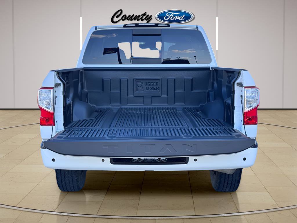 Used 2022 Nissan Titan SV image 20