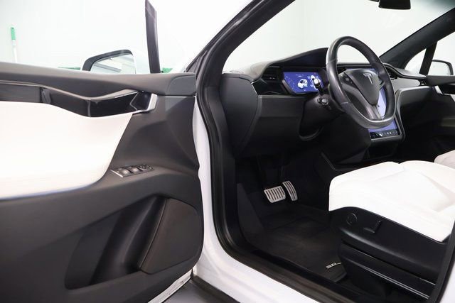 Used 2018 Tesla Model X P100D image 8