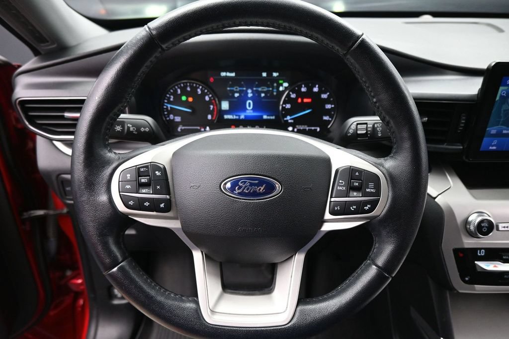 Used 2021 Ford Explorer XLT w/ Equipment Group 202A RWD image 11