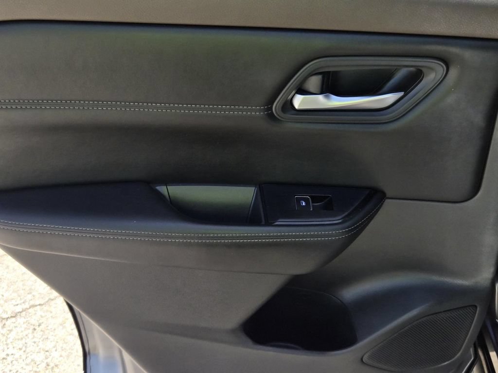 Certified 2022 Nissan Rogue SL FWD image 12