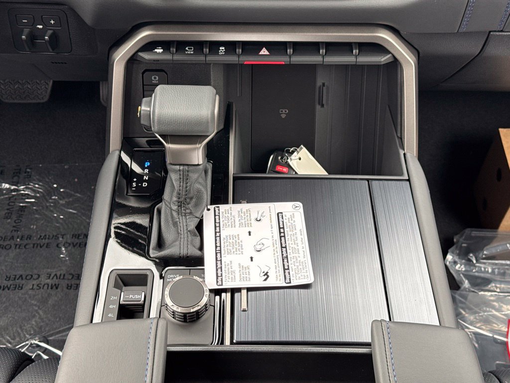 New 2026 Toyota Sequoia Platinum w/ Tow Technology Package AWD/4WD image 18