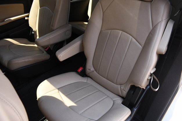 Used 2012 Chevrolet Traverse LTZ AWD/4WD image 23
