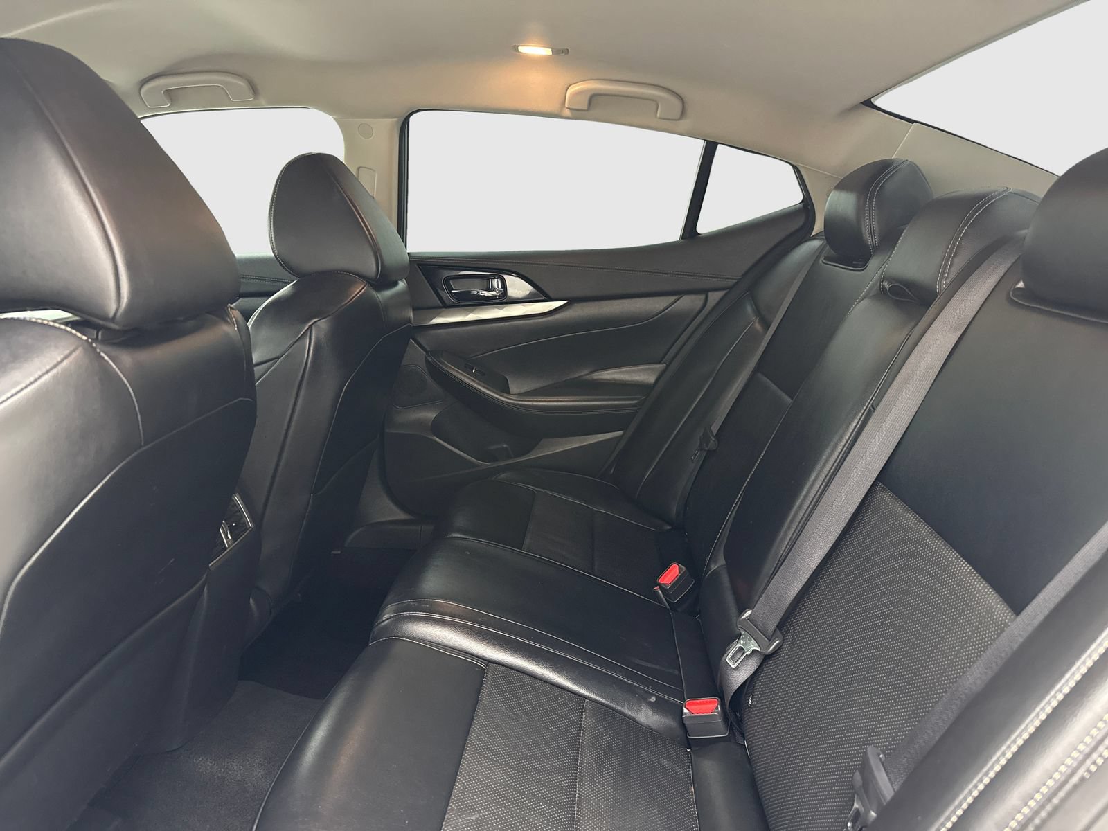 Used 2022 Nissan Maxima SV w/ Floor Mat Group FWD image 37