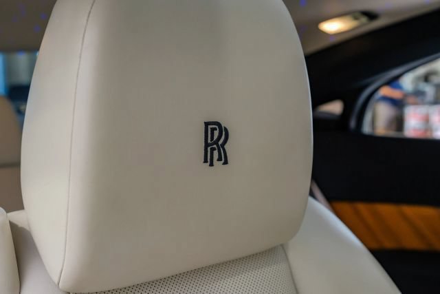 Used 2017 Rolls-Royce Wraith RWD image 55