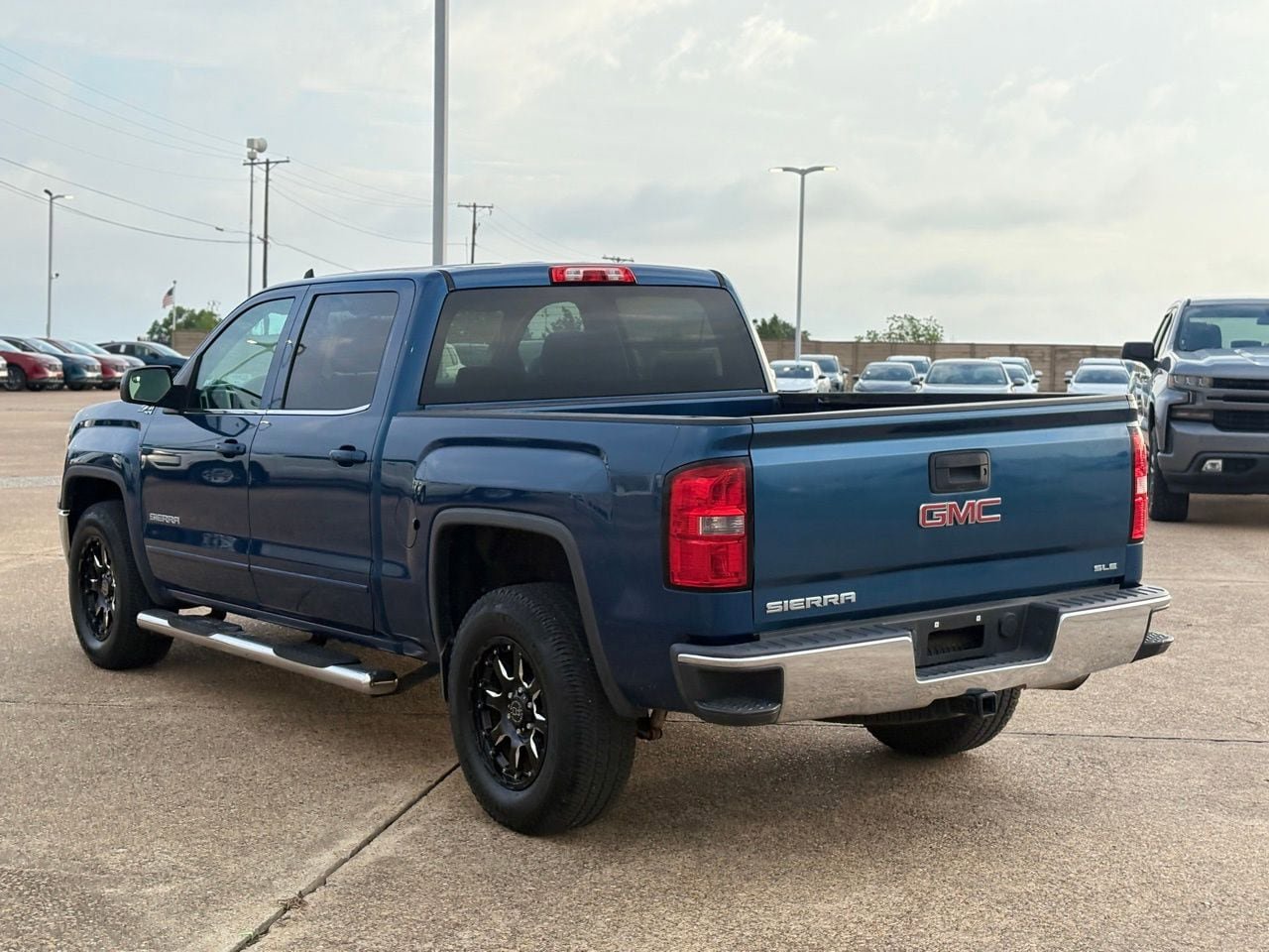 Used 2015 GMC Sierra 1500 SLE w/ SLE Value Package AWD/4WD image 5