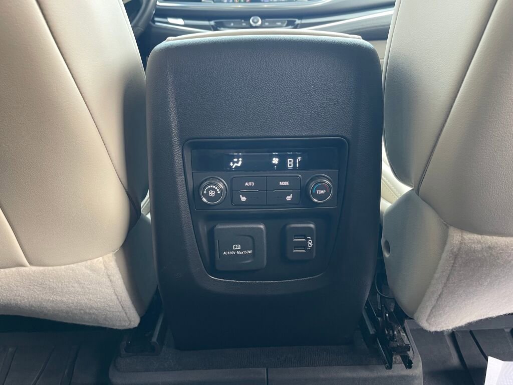 Used 2023 Buick Enclave Premium AWD/4WD image 31