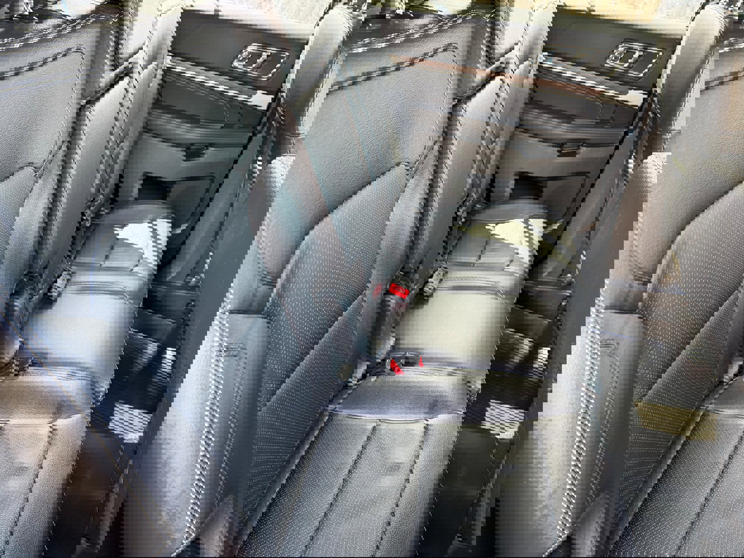 Used 2019 Ford Explorer Limited w/ Class III Trailer Tow Package image 22